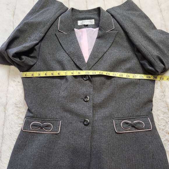 Tahari Women's Business suit Blazer and Skirt Size 10 Grey and Pink Pinstripe - Picture 9 of 16